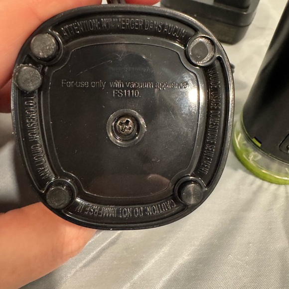 FoodSaver Handheld Vacuum Sealer FS1110 w Charging Dock - Picture 6 of 6